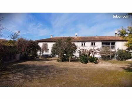 vends 2 logements avec 2000 a5000m2 de terrain