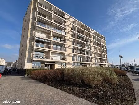 charmant studio vue mer dans résidence de standing