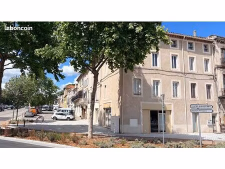 local commercial / professionnel en duplex – double visibilité – carpentras