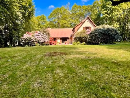 propriété sur parc d'un hectare