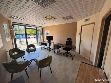 local commercial 27m² avec vitrine à louer - poitiers zone grand large