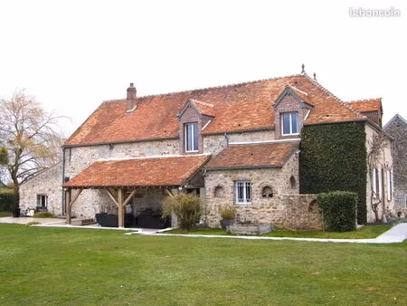 proche de provins