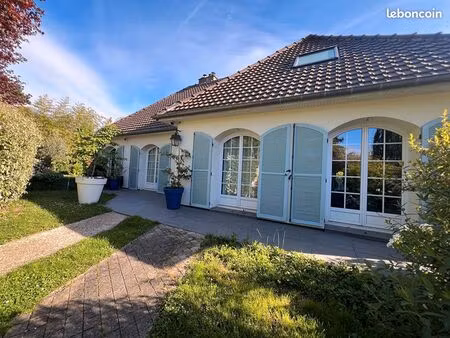 maison 6 pièces 193 m²