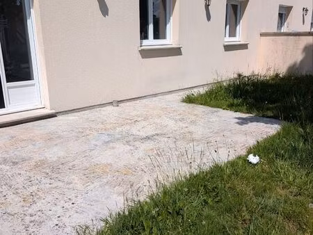 t3 avec terrasse et jardin
