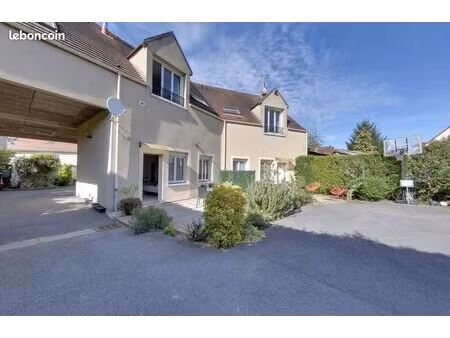 immeuble 9 pièces 210 m²