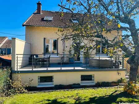 maison familiale secteur ouest 8 pièces 174m²
