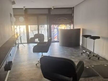 local commercial 35 m2 dispo