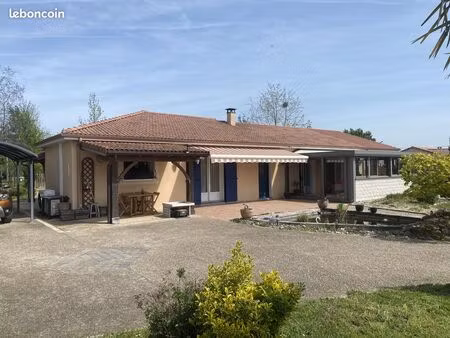 pavillon 6 pièces 159 m²