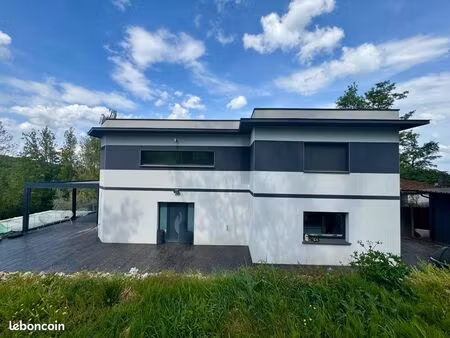 maison contemporaine d’exception face au lac de jablines