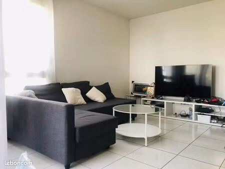 t2 meublé lumineux avec balcon+ parking (buchelay)