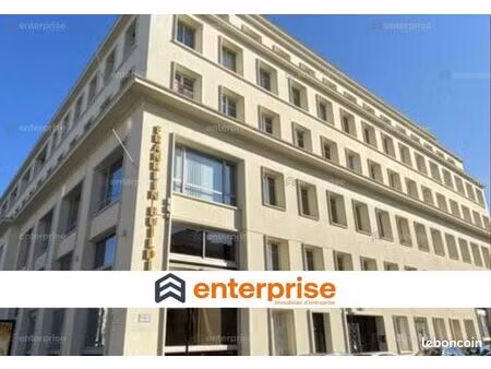 bureau 649 m²