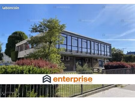 bureau 750 m²