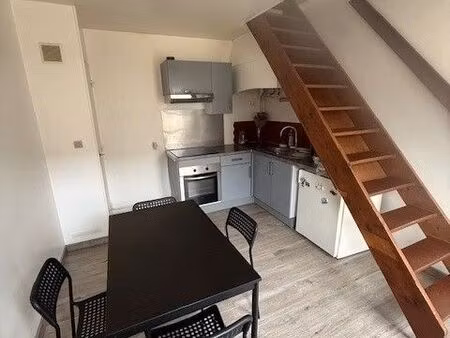 maison d'environ 40m2 avec parking