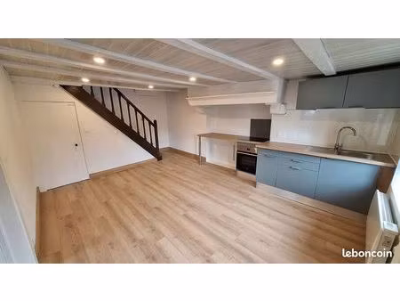 maison de bourg rénovée 2 chambres / cuisine équipée / fibre