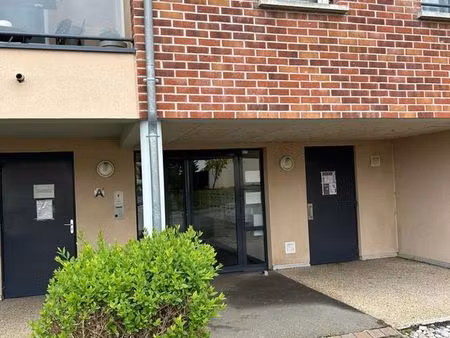 studio meublé tout confort avec baignoire  lave-linge et électroménager neufs – parking pr