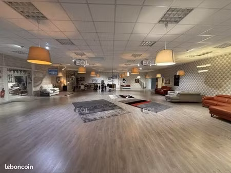 local bureaux 1 400 m²