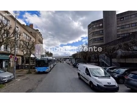 commerce santé 30 m²