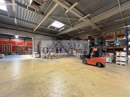 local industriel 2 500 m²