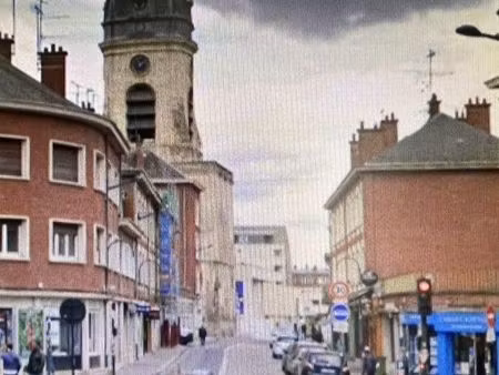 a louer centre ville local 35 m2+ parking
