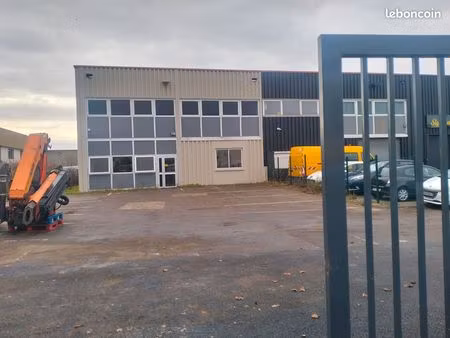 bureaux entrepot 740m2