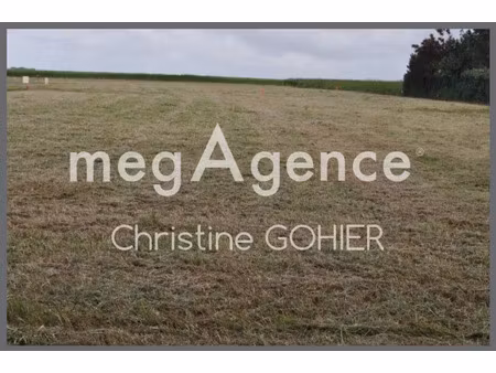 vente terrain 897 m² à taillebourg (17350)  53 335 €