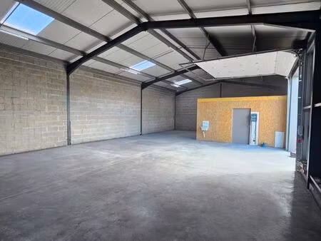 local 175 m2 montaigu vendee