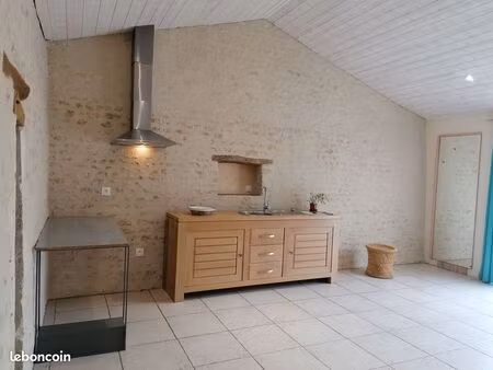 coup de cœur lumineux t2 ou t3  équipés + jardin + parking  proche benet  niort  fontenay 