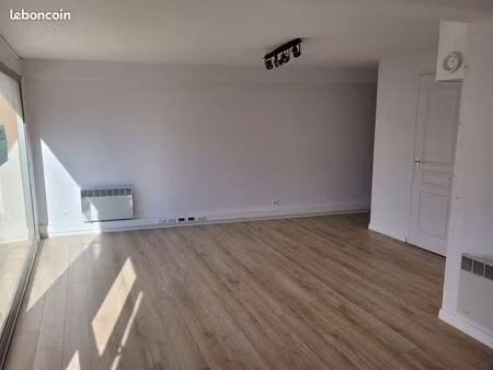 beau local pour bureau ou boutique de 34m² les sables d'olonne plein centre