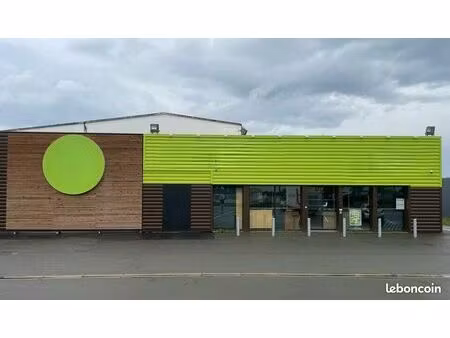 local commercial 570 m² luçon