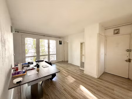 appartement 5 pièces avec balcon  cave proche rer