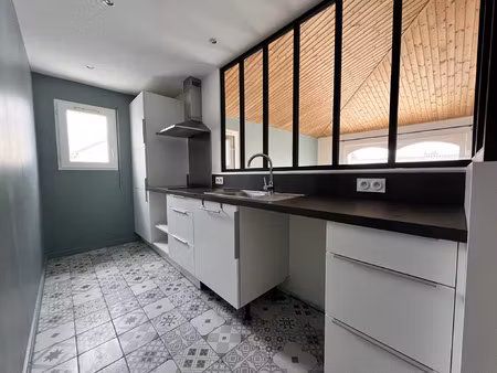 location appartement 2 pièces 53 m² à la rochelle (17000)