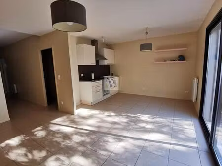 appartement angouleme 2 pieces terrasse garage