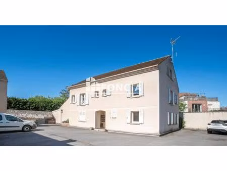appartement t2 avec parking et petit jardin privatif