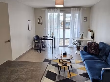 joli t2 avec terrasse et garage sous-sol compris