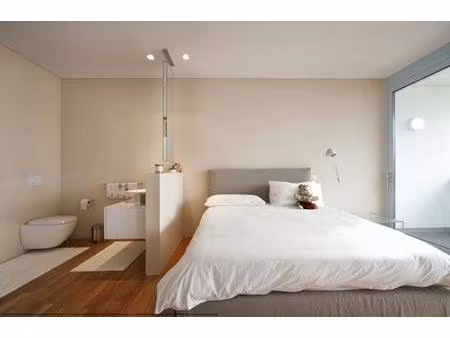superbe t5 avec balcon + parking idéalement situé