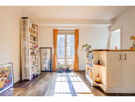 élégant studio rénové et lumineux