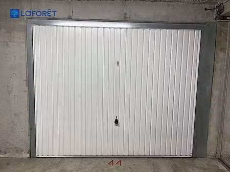 vente garage et parking à lorient centre ville (56100) : à vendre / lorient centre ville