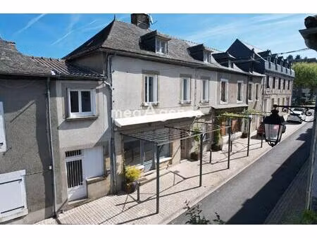 ensemble local commercial et appartement