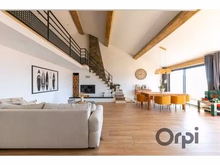 appartement en duplex avec 3 chambres et 2 terrasses