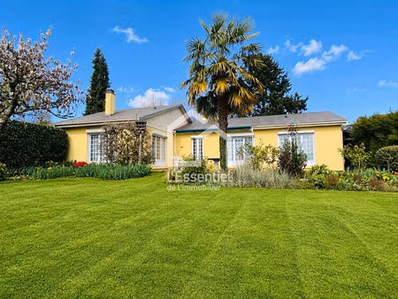 a vendre - plain pied - 147 m² - - centre ville - chanteloup les vignes