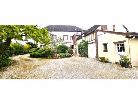maison familiale spacieuse ou gîte  avec 6 chambres  piscine et dépendances à château-rena