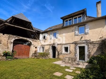 maison de campagne avec grange et 2 900 m² de terrain – environnement calme