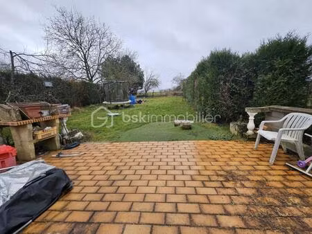 charmante maison ancienne avec terrasse et jardin