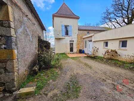 maison en pierre avec gîte et grange