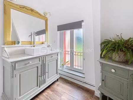 maison de caractere avec sous sol et grand jardin