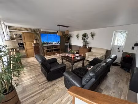 charmante maison ( immeuble ) pleine de caractère  10 pièces  en plein cœur de saint-denis