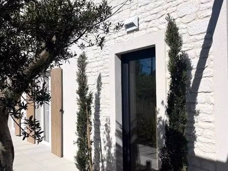 maison d’exception face à l’océan sur une parcelle de 400 m2 environ
