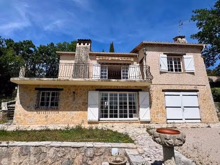 propriété de caractère avec vue panoramique