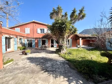 maison t7 de 195m2 +dépendance
