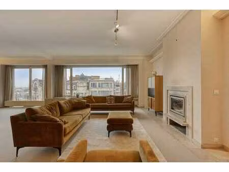 appartement de trois chambres avec terrasse à vendre à anver